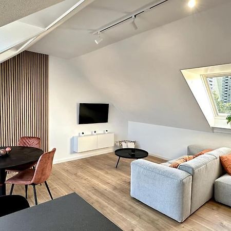 Stylisches Apartment In Zentraler Lage - Mit Klima Karlsruhe Bagian luar foto