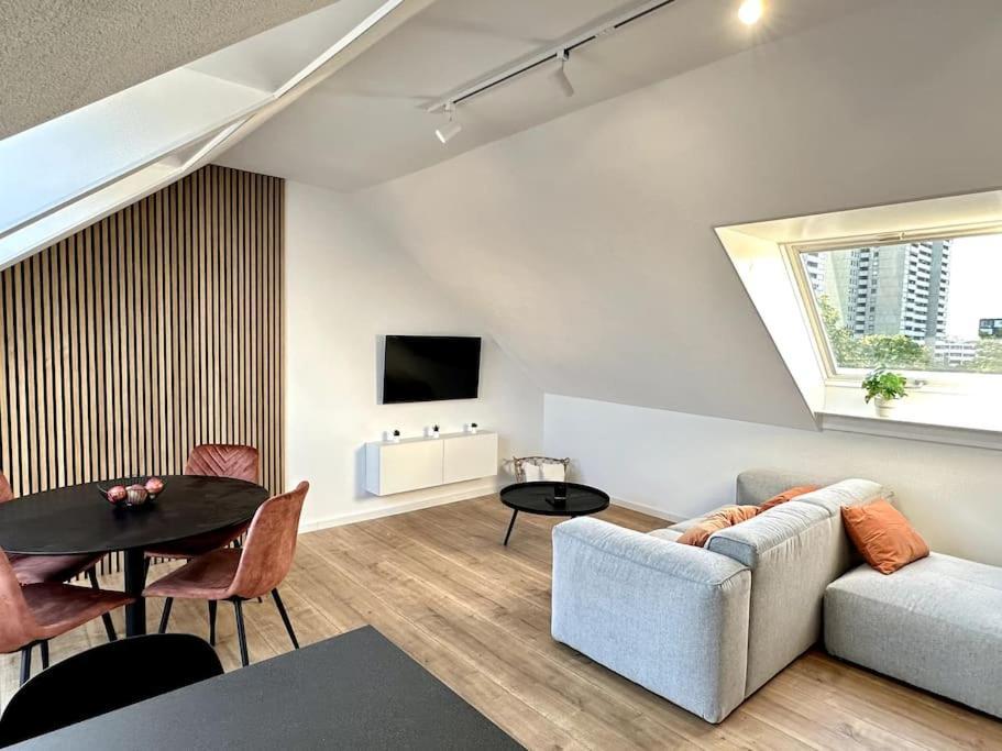 Stylisches Apartment In Zentraler Lage - Mit Klima Karlsruhe Bagian luar foto