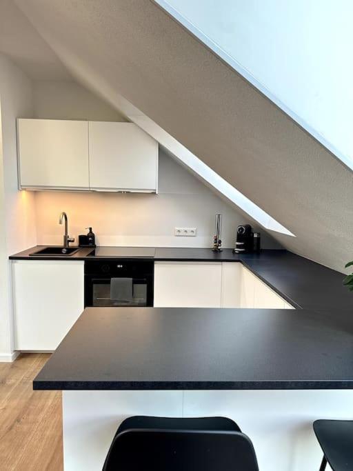 Stylisches Apartment In Zentraler Lage - Mit Klima Karlsruhe Bagian luar foto