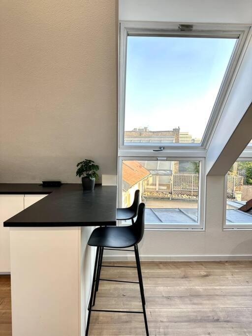 Stylisches Apartment In Zentraler Lage - Mit Klima Karlsruhe Bagian luar foto
