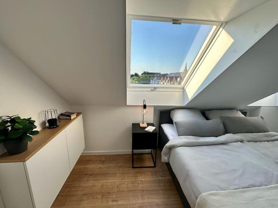 Stylisches Apartment In Zentraler Lage - Mit Klima Karlsruhe Bagian luar foto